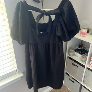 Black listicle dress.